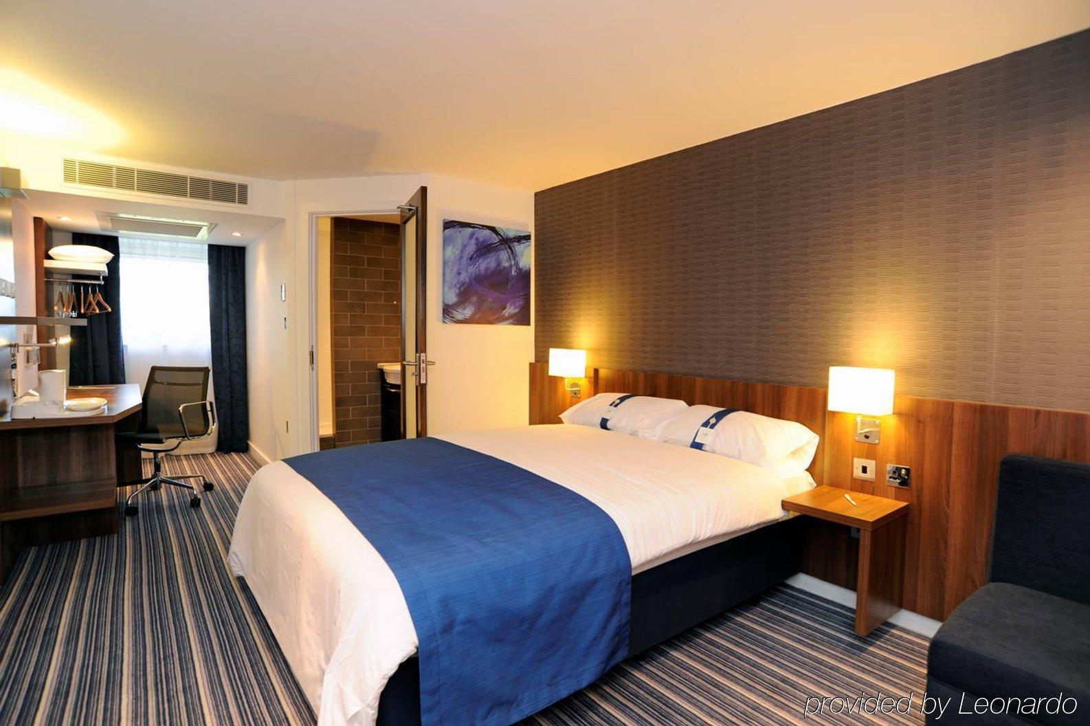Holiday Inn Express Crewe, An Ihg Hotel Εξωτερικό φωτογραφία